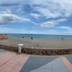 https://apartamento-paseo-de-la-carihuela.1costadelsol.com